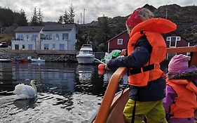 Kobbaneset Karl - Tett på havet - Bekkjarvik